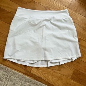 Women’s white Nike golf skirt